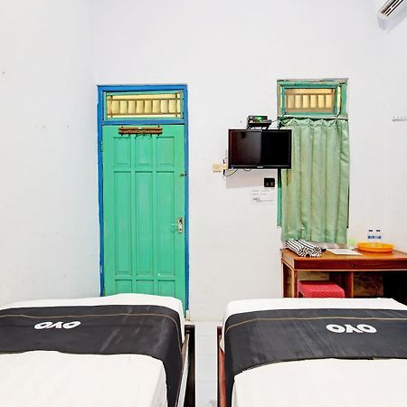 Capital O 92929 Hotel New Tirta Kencana Syariah Tegal  Extérieur photo