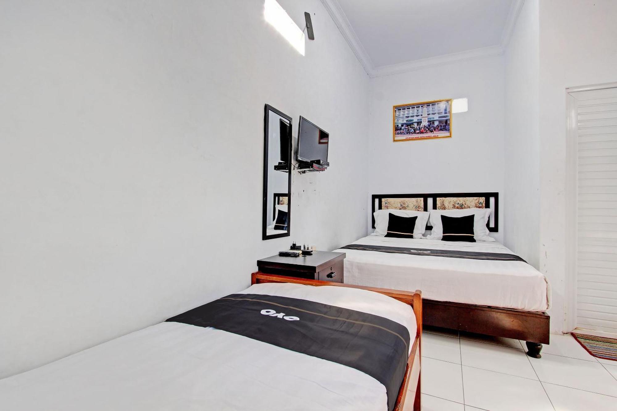 Capital O 92929 Hotel New Tirta Kencana Syariah Tegal  Extérieur photo